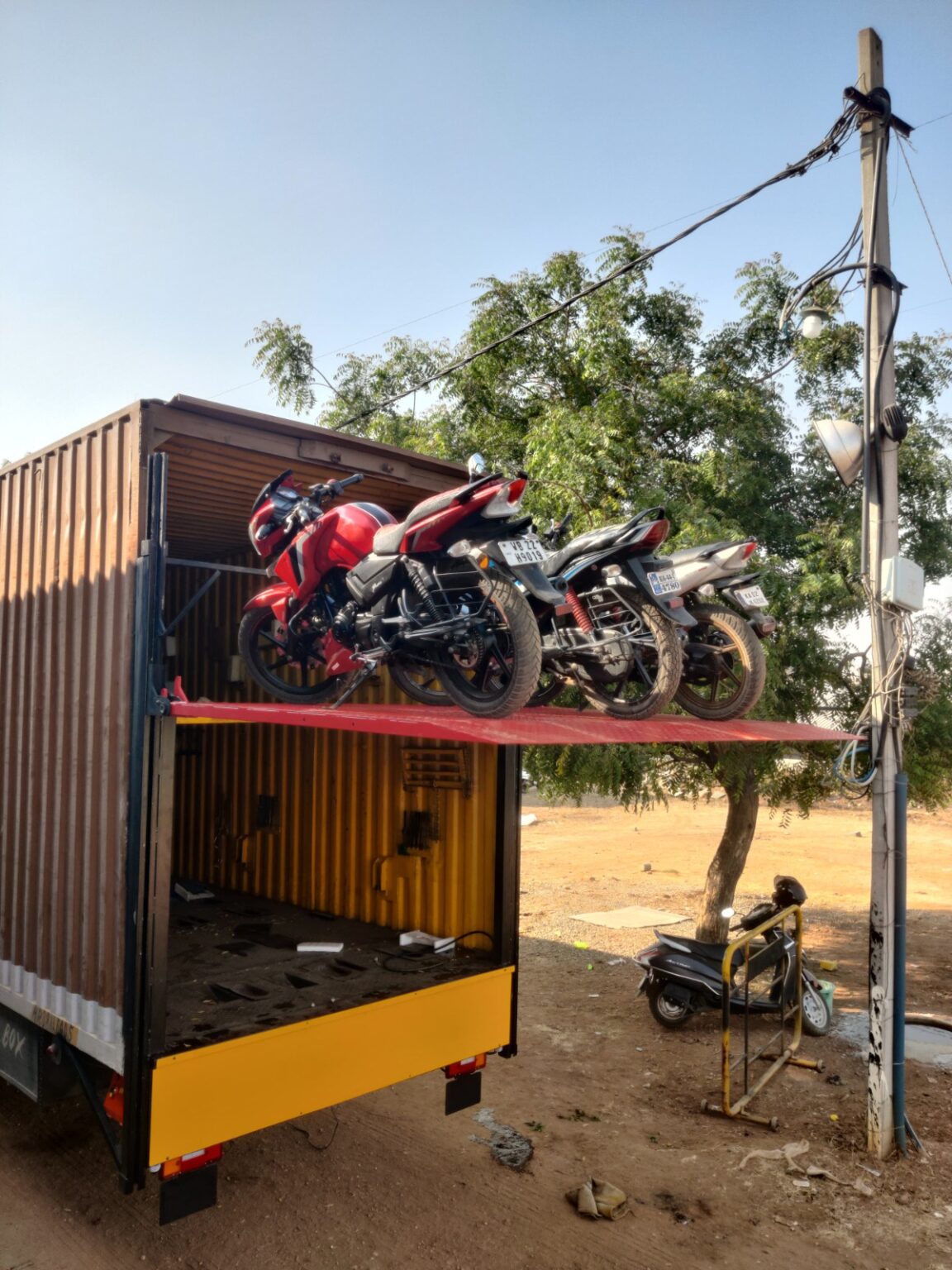 Multi Deck Tail Lift