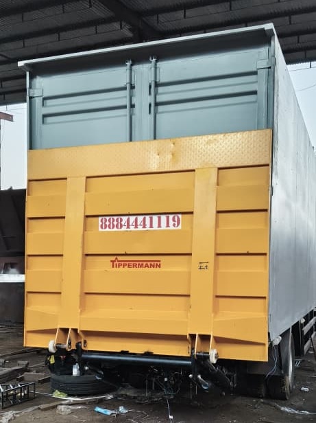 Cantilever Tail Lift